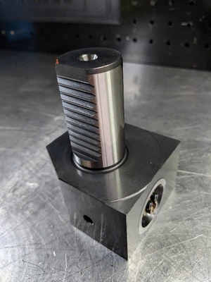 Valenite VDI30 to KM32 90 Degree Clamping Unit VM32-MLRAR-VDI-3035 (LOC2000B)