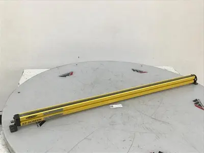 USED BANNER ENGINEERING SLSVAE30-1050Q8