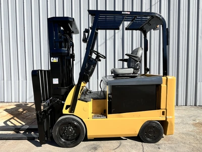 USED 2010 MITSUBISHI FBC30N