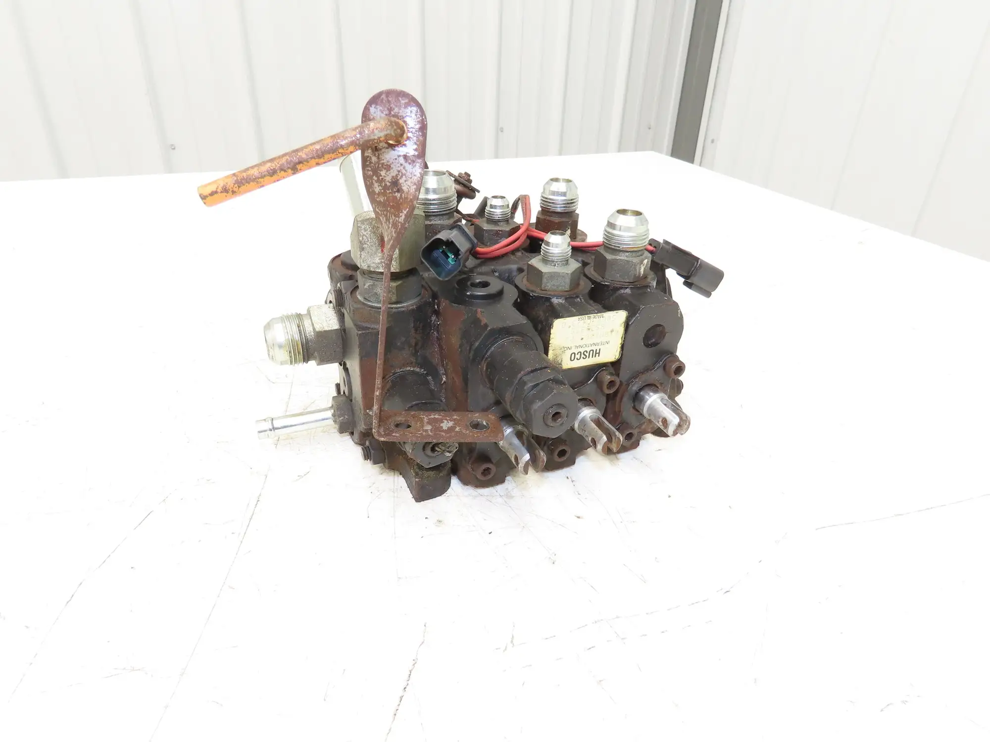Husco 5000-C429 D Hydraulic 3-Spool Forklift Mast Control Valve Off ERC100HHN