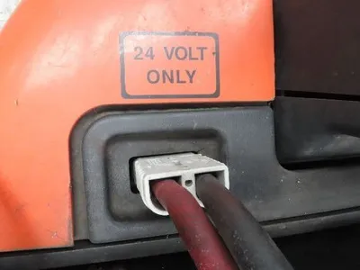 Linde ETR Electric Warehouse Walk Ride Pull Truck 24VDC Tow Tractor