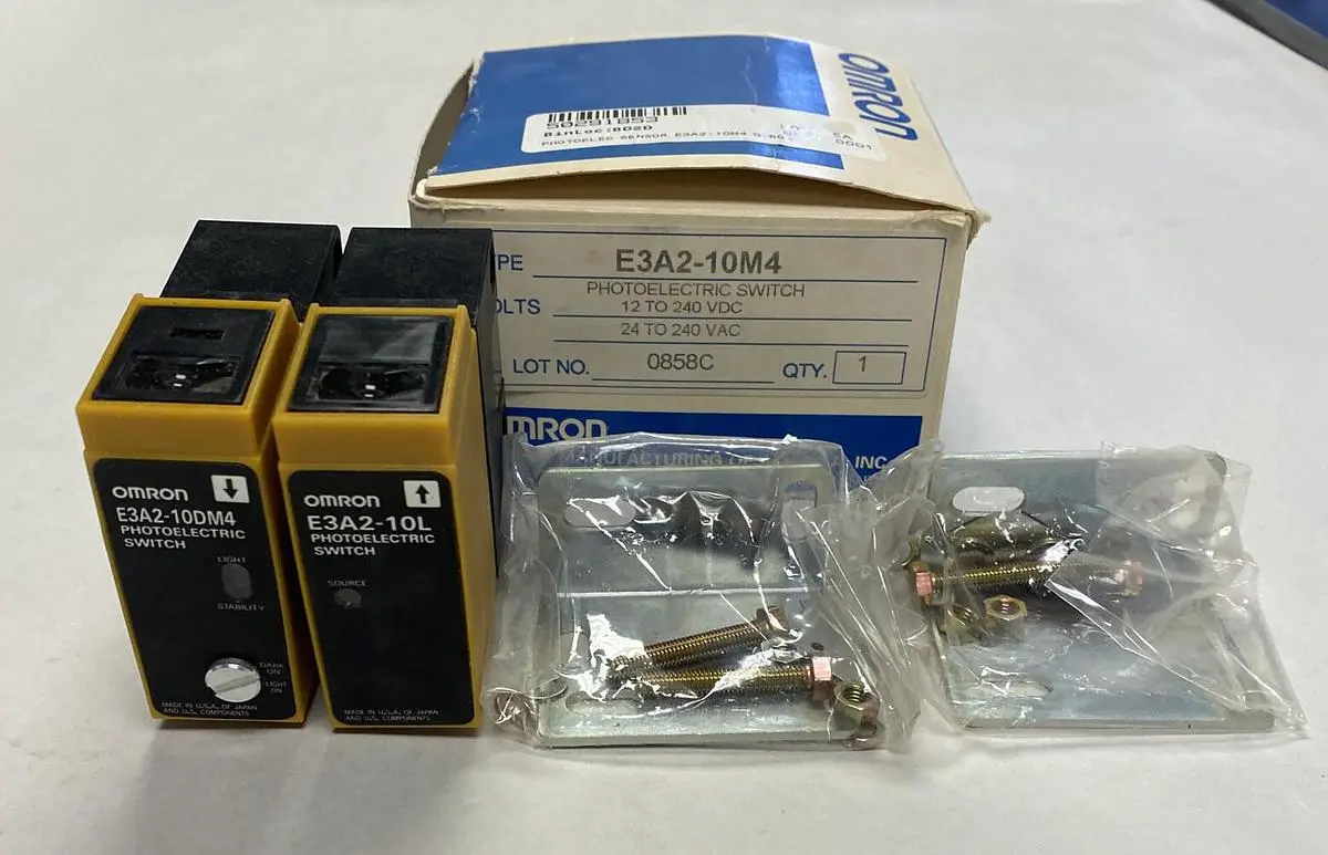 USED OMRON E3A2-10M4