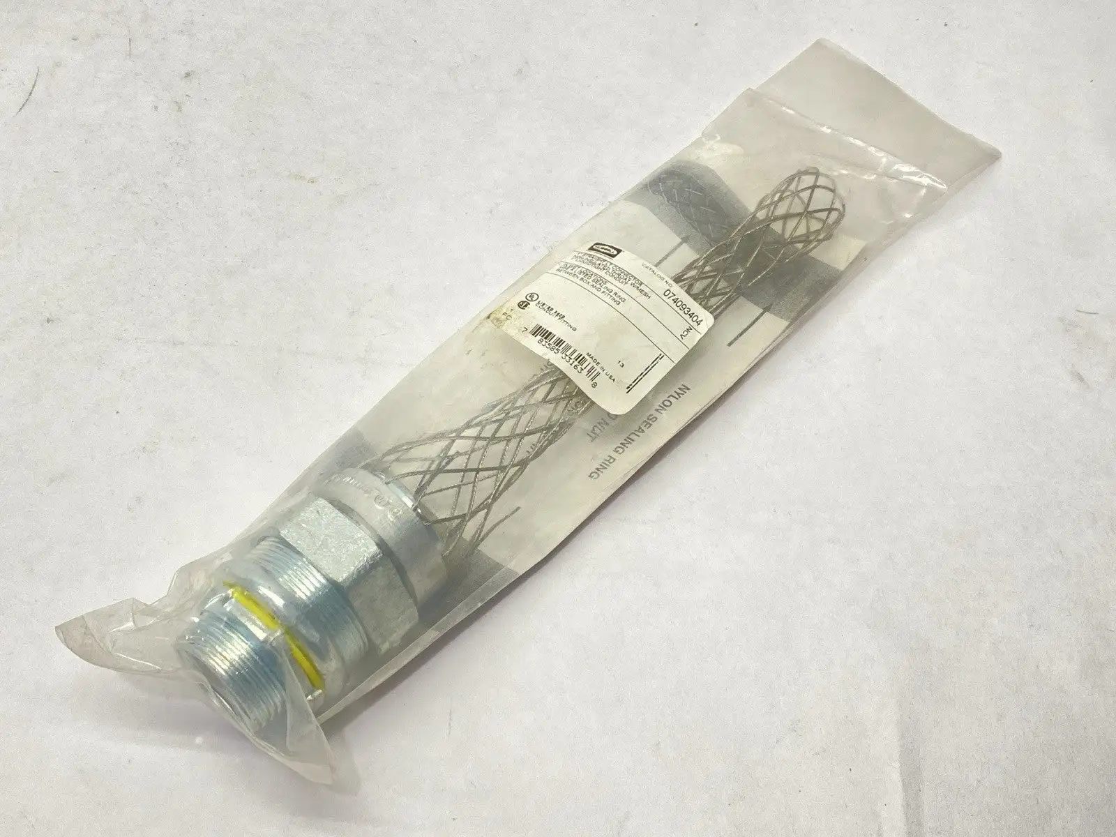 NEW HUBBELL KELLEMS LIQUIDTIGHT CONDUIT WIRE GRIP STRAIGHT 1"