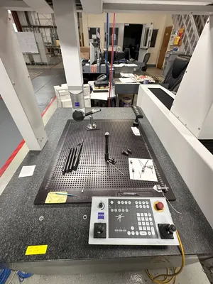 2004 ZEISS SPECTRUM 7/10/6 RDS Coordinate Measuring Machines | Machnet (3)