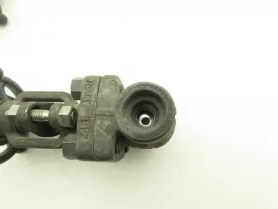 Ilshin 8A05-5 Steel Gate Valve 1/2" Socket Weld 1975psi Class 800 Lot of 3