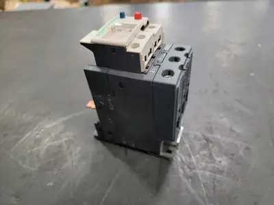 USED SCHNEIDER ELECTRIC LRD340