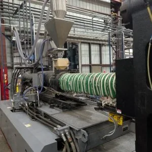 Used 2013 MILACRON MM950 Injection Molding Machines Massachusetts US | Hunter Plastics #1493632