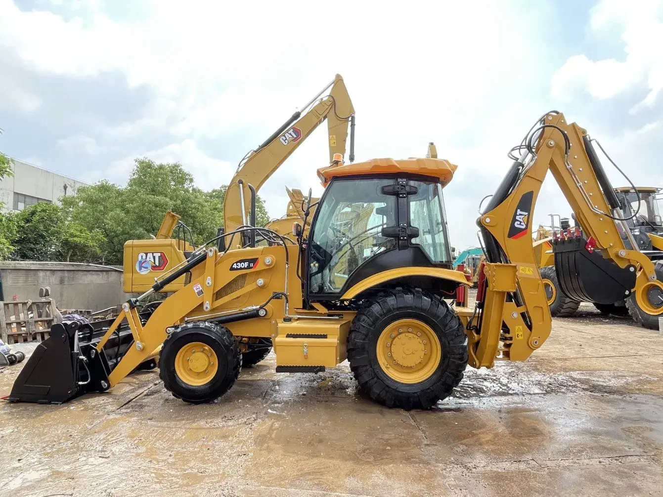 USED 2013 Caterpillar 430F