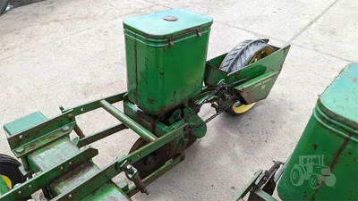 USED JOHN DEERE 80