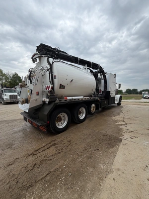 2019 TORNADO F4 Hydro Excavator | VacSource (3)
