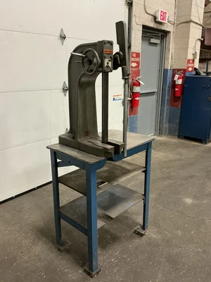 Used _UNKNOWN_ _UNKNOWN_ Arbor Presses Ohio US | Equipment Recovery Corp. #1331791