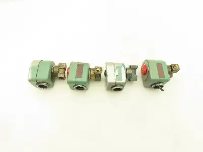 Asco 8262A212 Solenoid Valve 120V 1/4" NPT Lot of 4