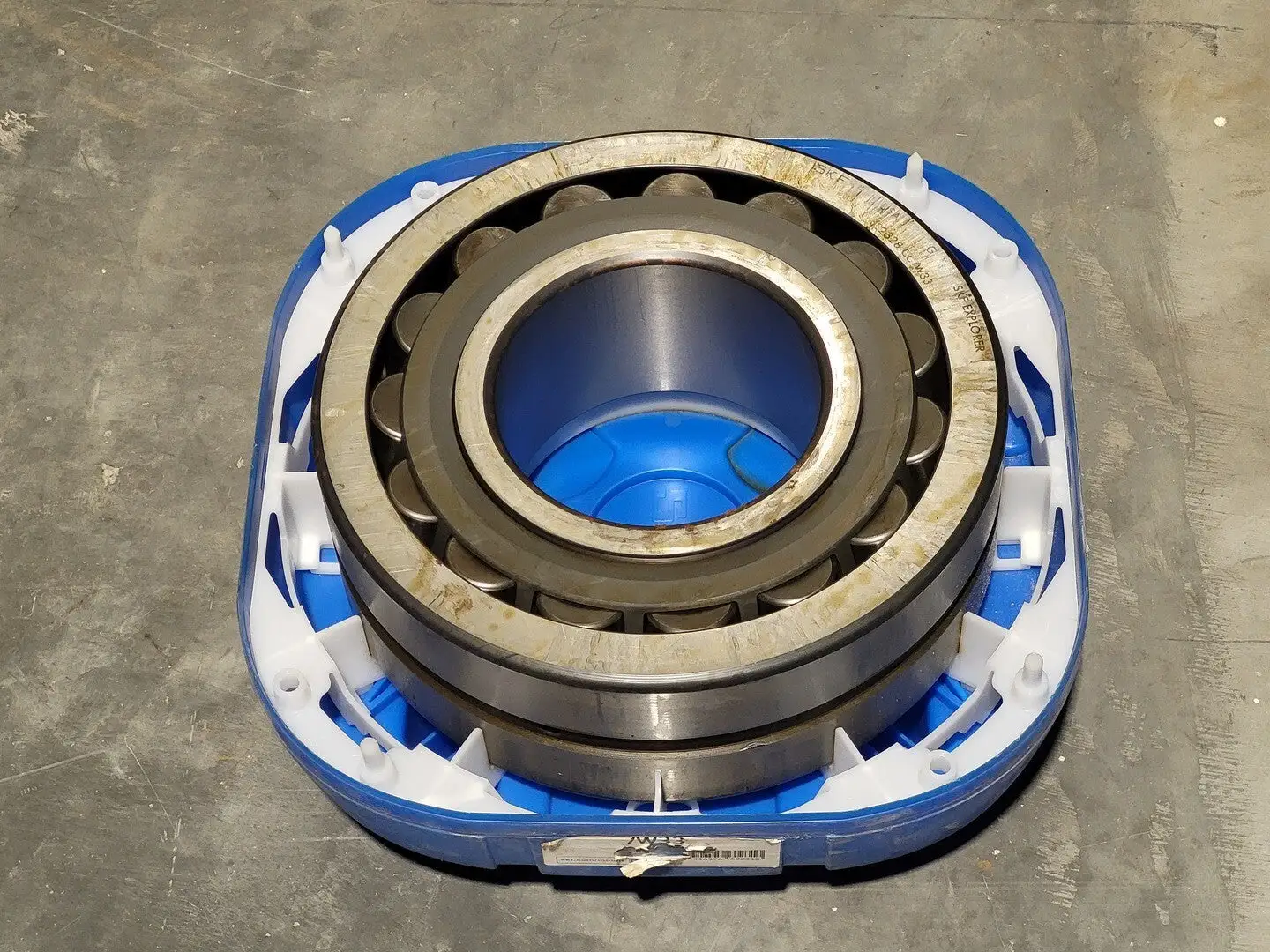 NEW SKF 22328 CC/W33