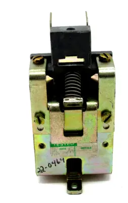 NEW COMMANDER 74U-12E CONTACTOR 74U12E 240VDC