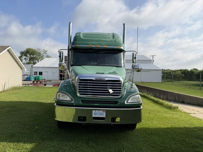 Used 2006 FREIGHTLINER COLUMBIA TANDEM AXLE SEMI TRUCK Conventional trucks Michigan US | Miedema Asset Management Group #1287701