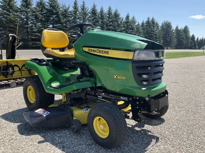 Used JOHN DEERE X300 Mowers Michigan US | Miedema Asset Management Group #1337425