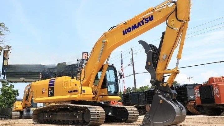 USED 2025 Komatsu PC210 LC-11