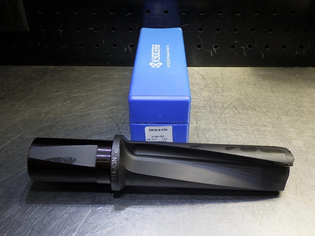Kyocera / SGS 41mm Coolant Thru Indexable Drill 1.5" Shank DR1614-X3N (LOC3231)