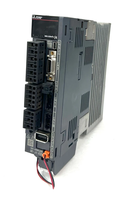 Used MITSUBISHI MR-J4-40B Servo Drives | Industrial Parts R Us Inc. #359677