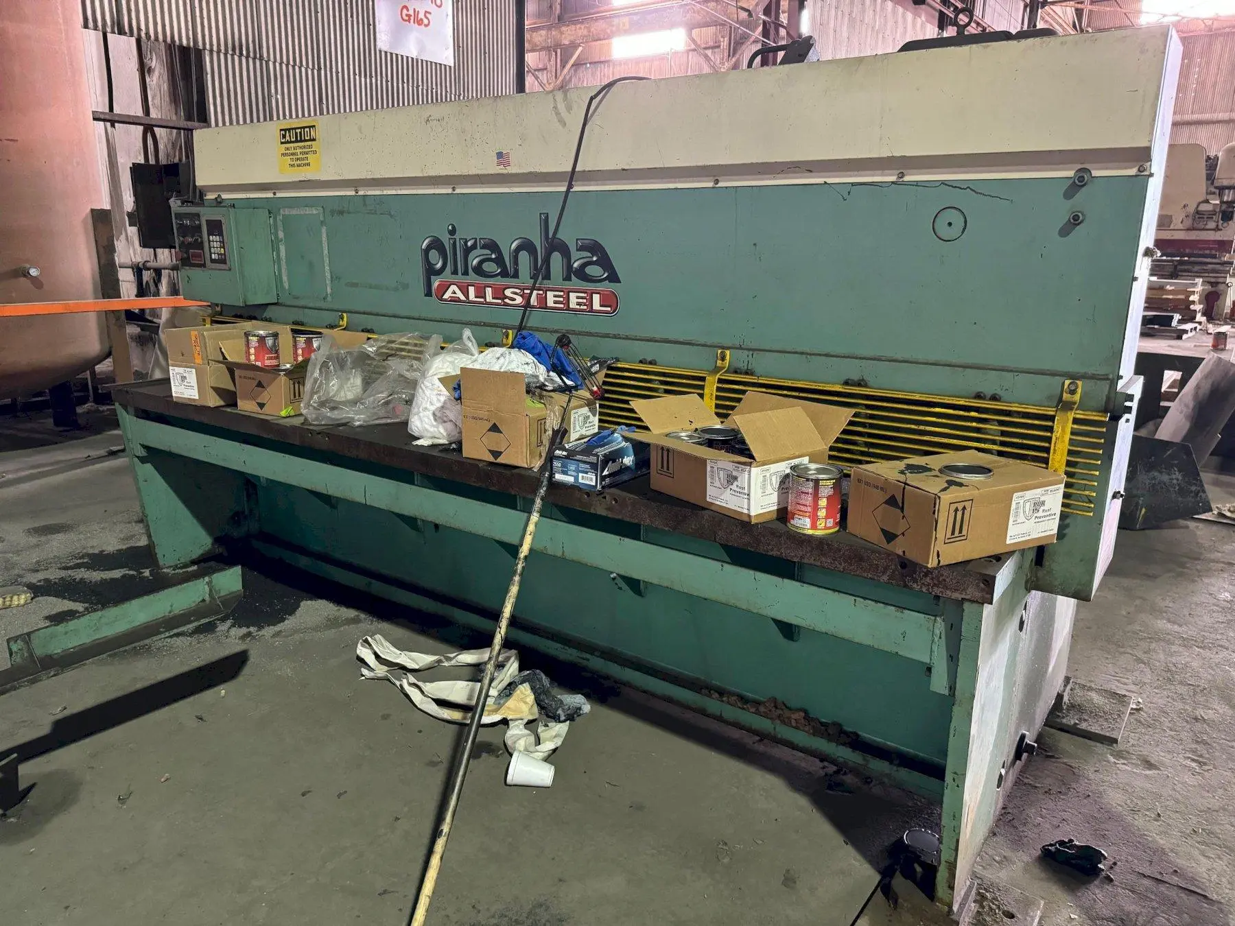 10' X 1/4" PIRANHA M1/4-10 HYDRAULIC SHEAR. STOCK # 0342325