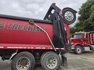 USED 2013 PETERBILT 365
