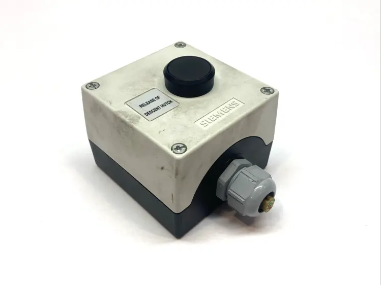 Used SIEMENS ENCLOSURE 22MM 1-BUTTON CONTROL STATION Electrical Boxes Michigan US | Maverick Industrial Sales #1089316