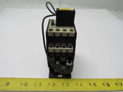 Siemens 3TH8280-0A AC 600V  Contactor 220V Coil 8 N.O. Contacts