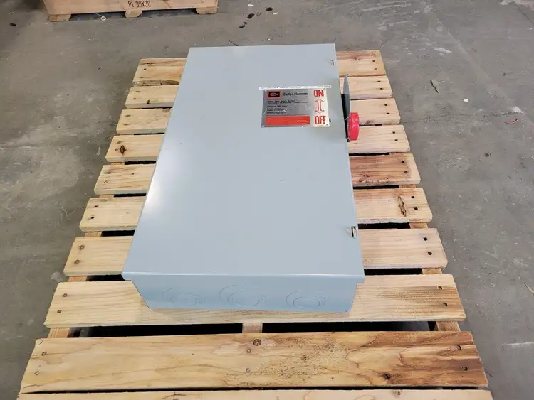 Used CUTLER-HAMMER 1HD324N Switchgears British Columbia CA | Lenmark #835446