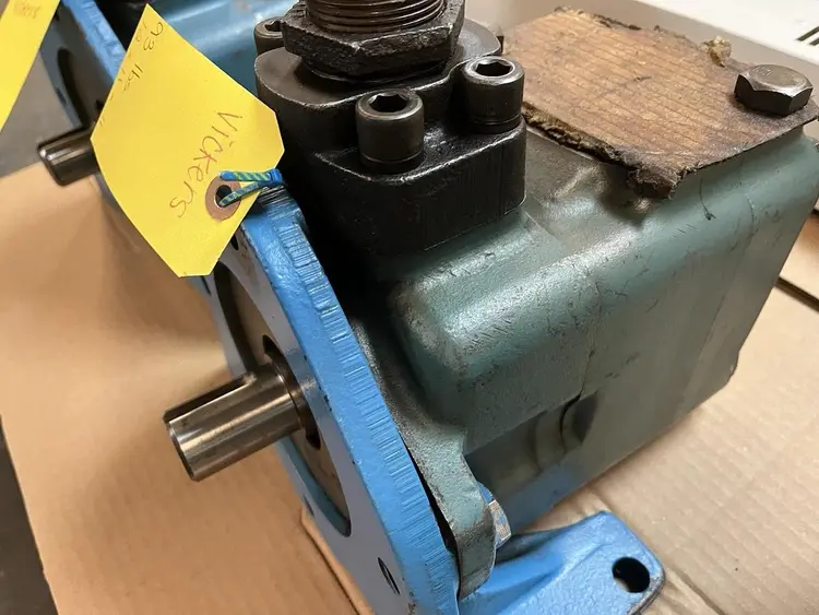 Used VICKERS 45V506-1A-20-283 Pumps | Surplus Asset Holdings #1206216