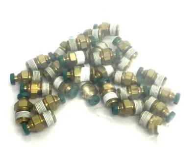 USED PARKER PRESTOLOK STRAIGHT FITTING 1/8" TO 1/8" MALE THREAD