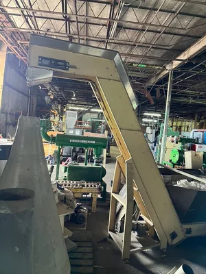 Used _UNKNOWN_ _UNKNOWN_ Bottle Feed Hopper Elevator Louisiana US | International Packaging Company #1260087