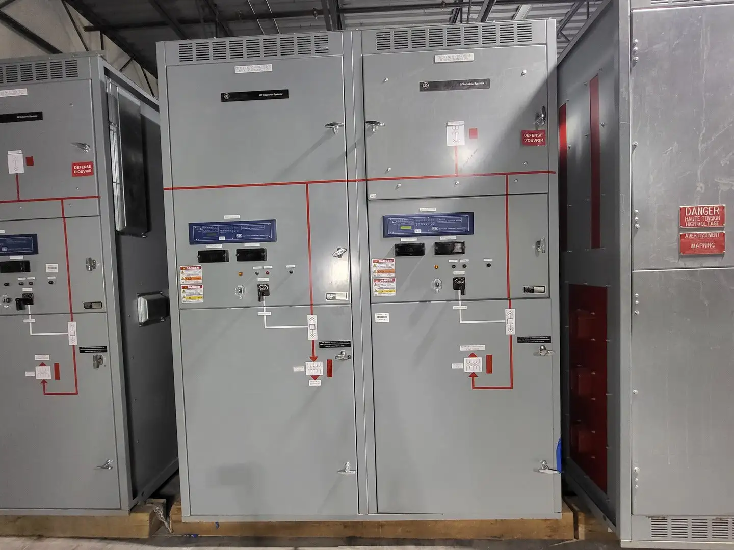 25kV 1200A 3ph Switchgear Unit w/ (2) Power Vac Breaker VB1 27.0-16-0