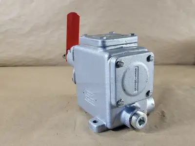 New | in-Stock CROUSE-HINDS AFU0333 05 Switchgears British Columbia CA | Lenmark #239717