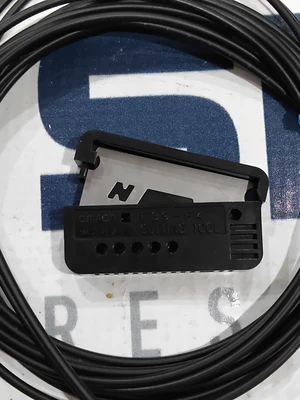 NEW OMRON E32-DC200