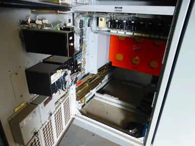 GE Powervac Switchgear w/ VB1 13.8-1000-3, 15KV, 1200A Breaker