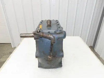 Shaft Mount Reducer 12.7:1 Ratio Gearbox 138 RPM Screw Conveyor Drive