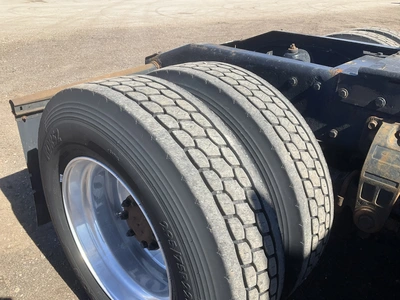 USED 2000 PETERBILT 379