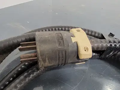 Hubbell 4-Pin Plug w/ Wire