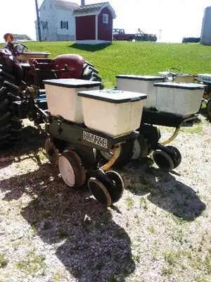 Used KINZE 2-ROW Planters Nebraska US | Trustworthy Equipment #1403555