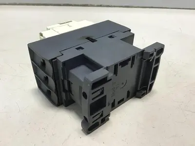USED SCHNEIDER ELECTRIC LC1D32