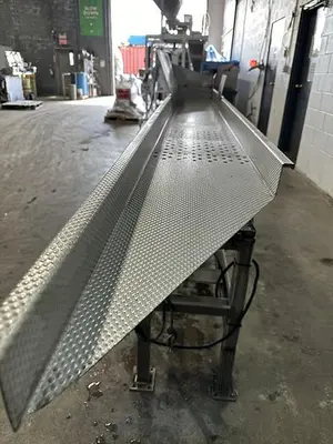 9' Shaker Conveyor