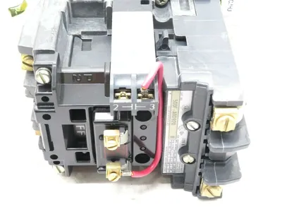 NEW ALLEN BRADLEY 500F-A0D920 NEMA AC CONTACTOR 500FAOD920 SER B