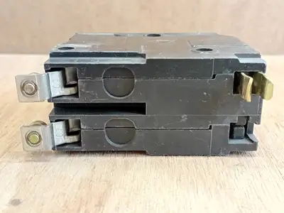 Used SQUARE D QOB215 Switchgears British Columbia CA | Lenmark #1438620