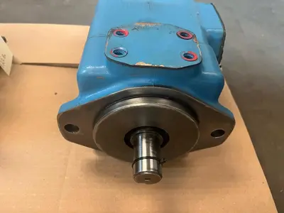Used VICKERS 4520V-60A14-1DD20-282 Pumps | Surplus Asset Holdings #1206201