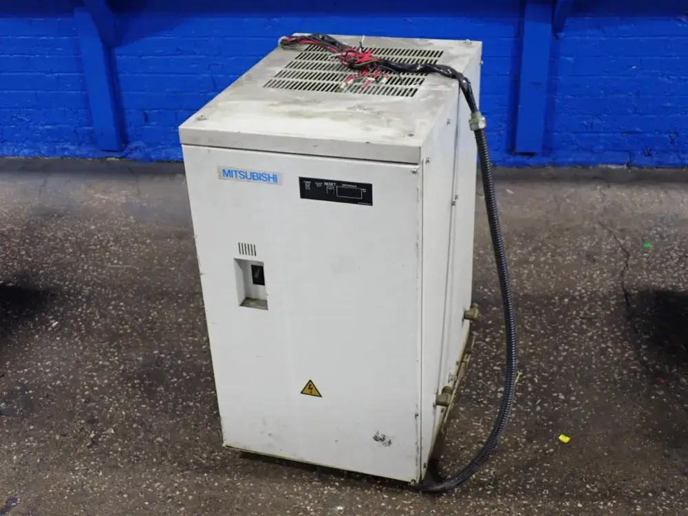 USED 1991 MITSUBISHI HEUV30001