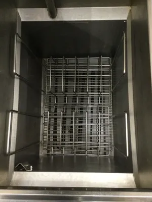 Pitco SRTE14-2-S 16.5 Gal 2 Section 208v 3Ph Elect. Rethermalizer