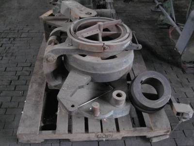 Extruder Head Strainer