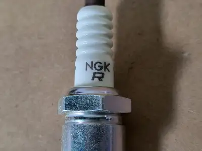 NEW NGK GR4 2635