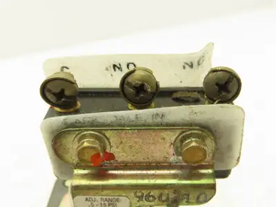 Barksdale E1S-H15-P4 Adjustable Pressure Switch 0.5-15PSI 10A 125/250V 1/8" NPT