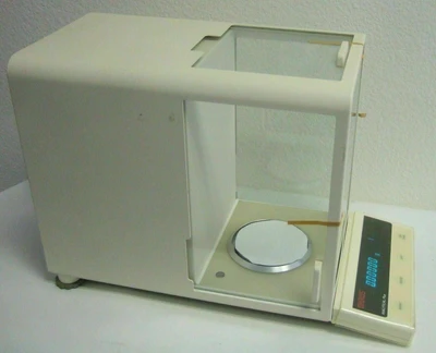 Ohaus AP250D Analytical Plus Lab Scales & Beam Balances | Amiron Machinery (1)